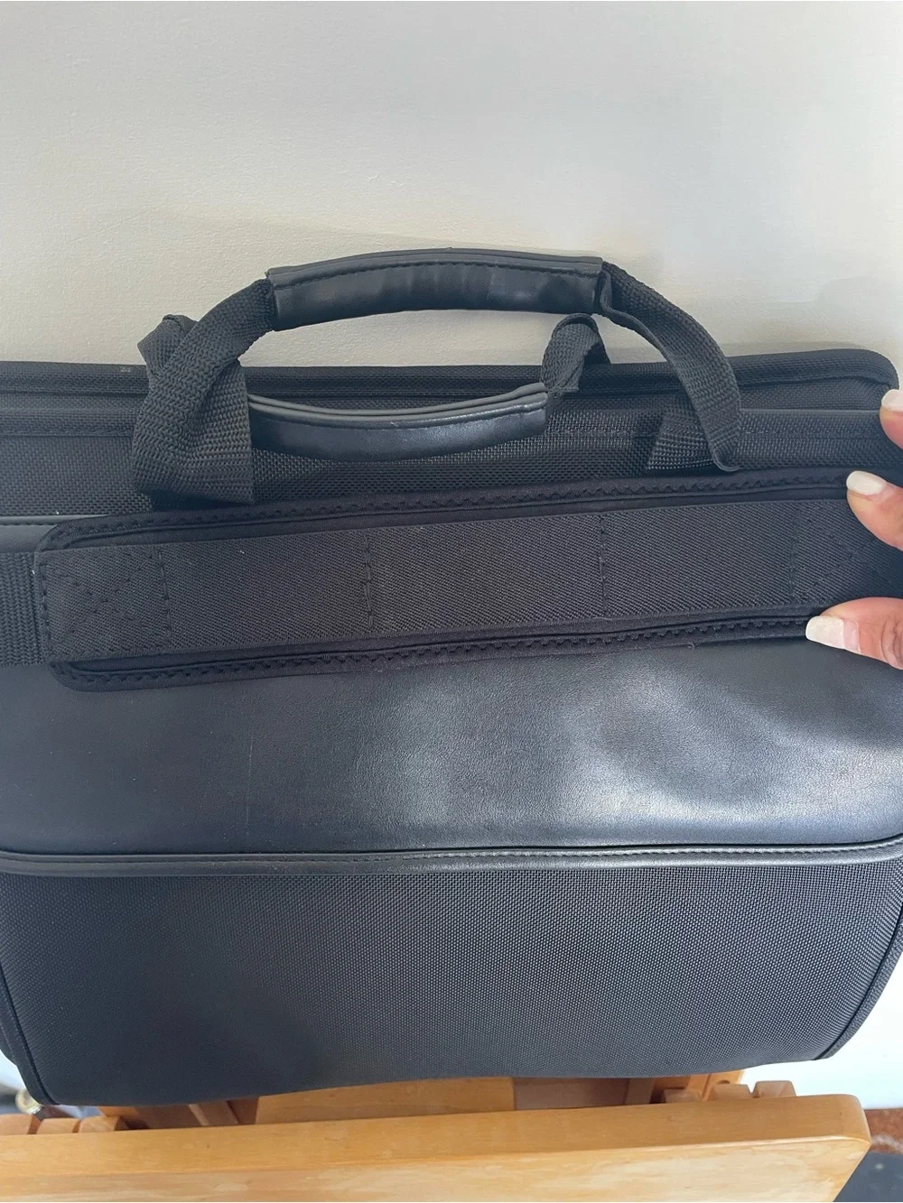 Black Targum Laptop & Briefcase - Professional Shoulder Bag W Adj Strap